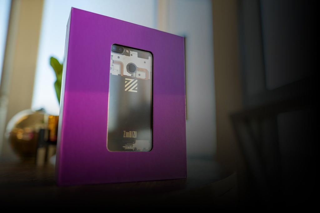 Zmbizi smartphone inside box